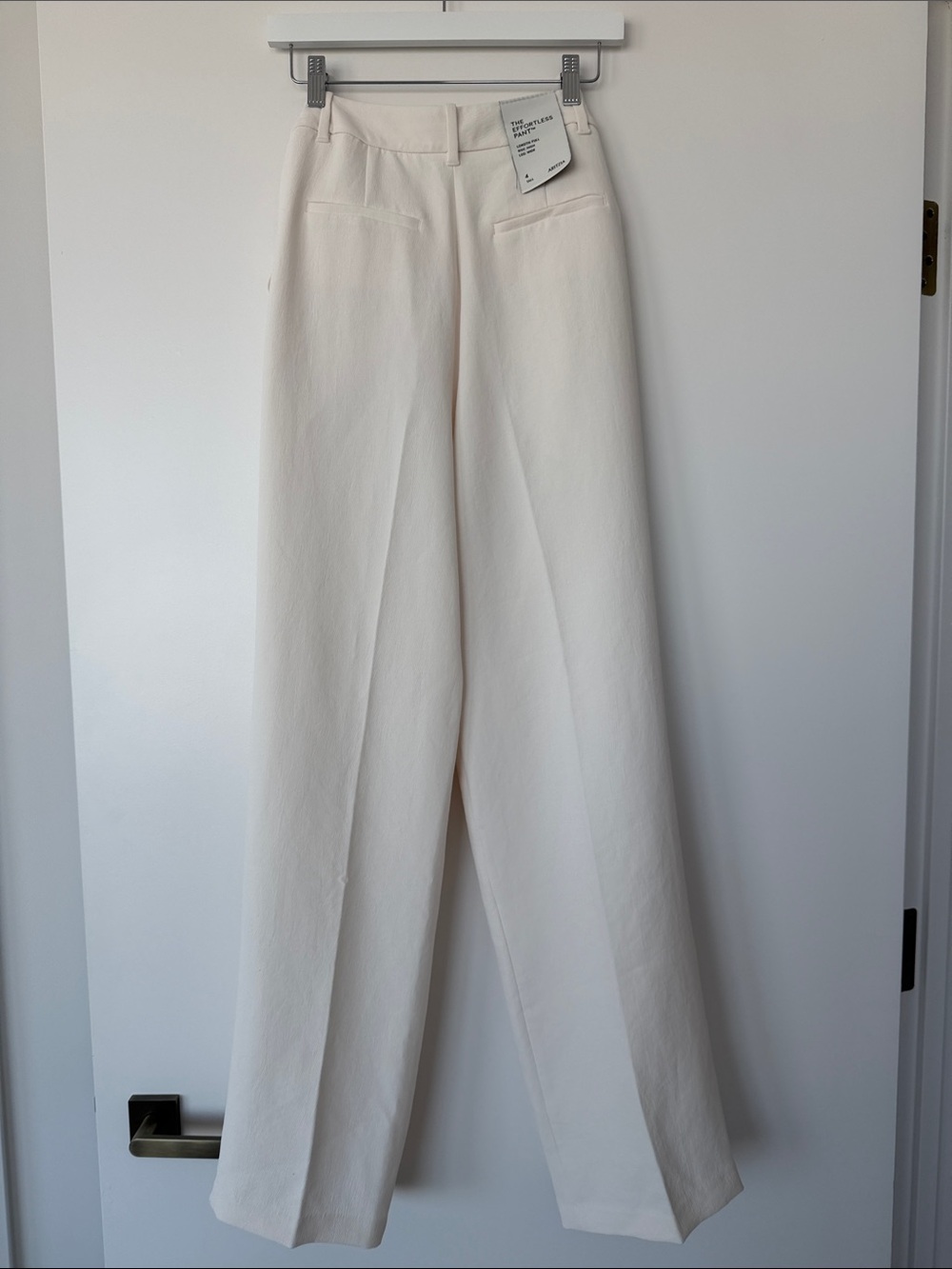 NWT Aritzia The Effortless Pant Light Birch Size 4 Tall - Picture 5 of 12